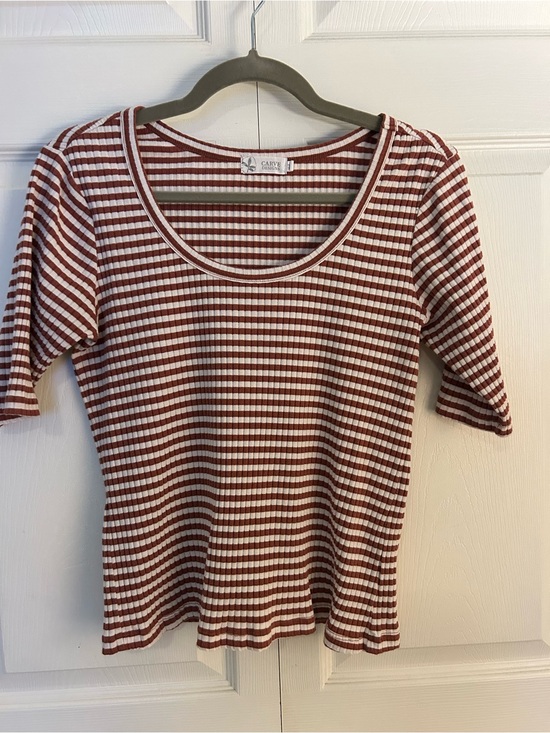 Carve Designs Tops - Carve Designs Scoop Neck Ribbed Stripe Top - Rust/White